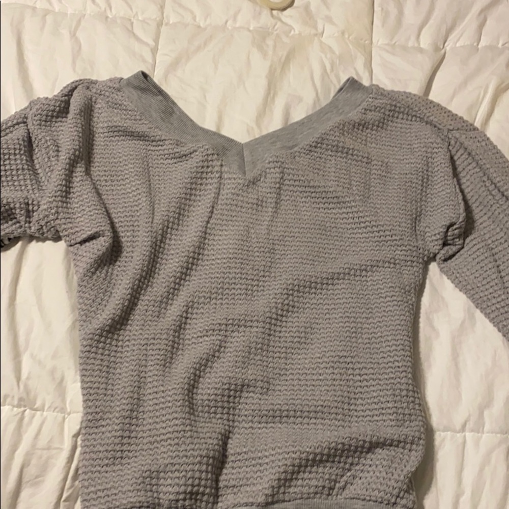 i am selling a very fun sweater that’s so comfy!!